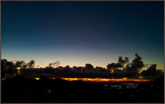 Main image Ciel au crépuscule sur l'horizon