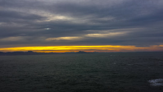 Horizon sur l'Océan au Crépuscule