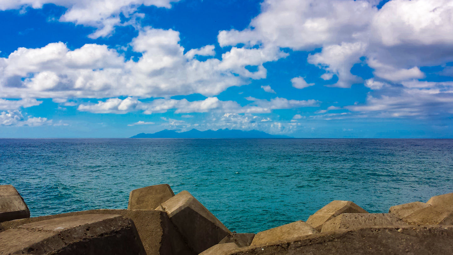 Océan Turquoise avec Brise-Lames